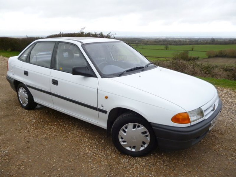 VAUXHALL ASTRA
