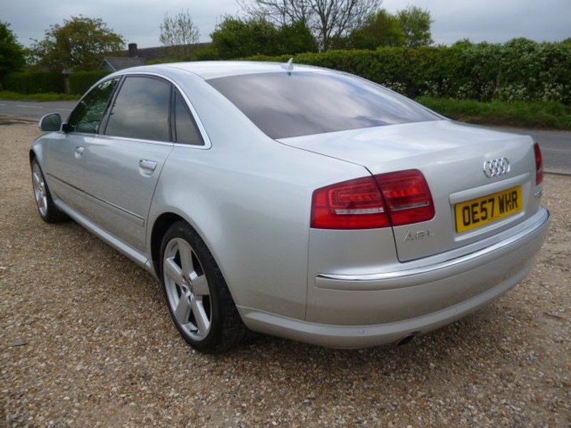 AUDI A8