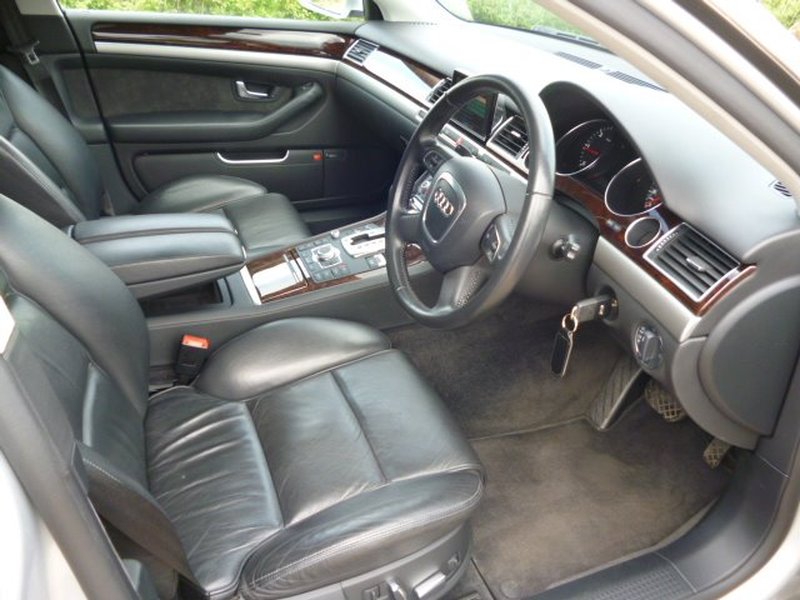 AUDI A8