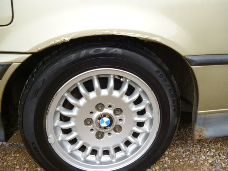 BMW 3 SERIES