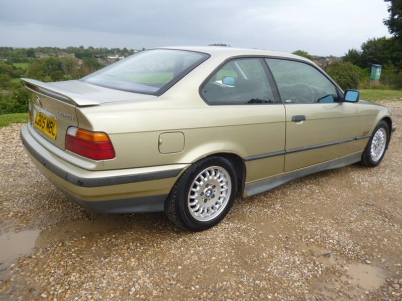 View BMW 3 SERIES 325i COUPE AUTO