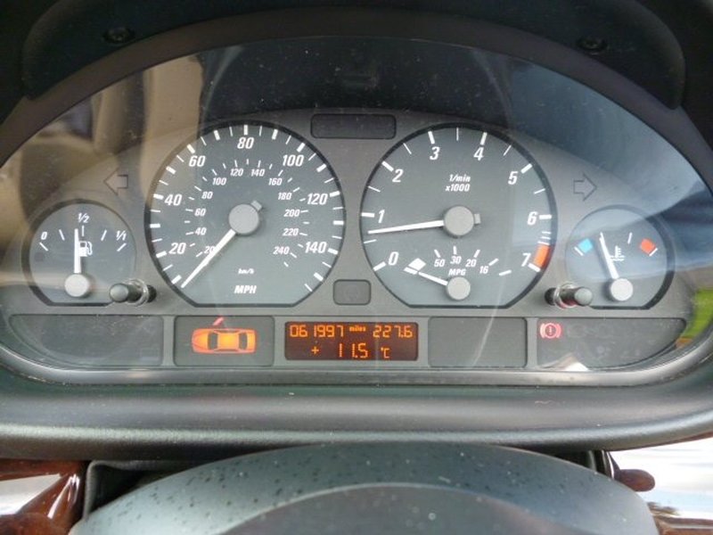 BMW 3 SERIES