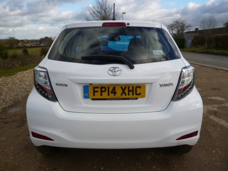 TOYOTA YARIS