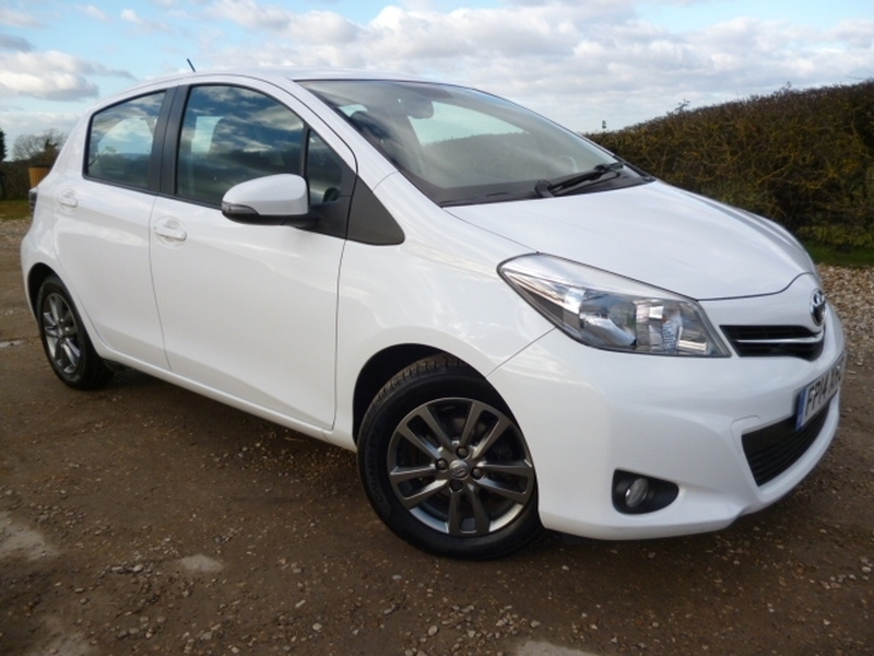 TOYOTA YARIS