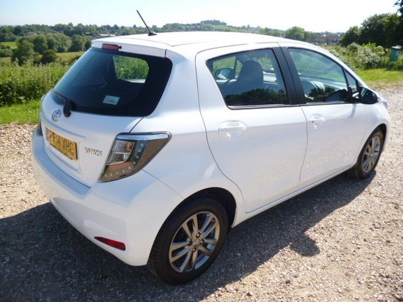 View TOYOTA YARIS 1.33 VVT-I ICON PLUS 5DR