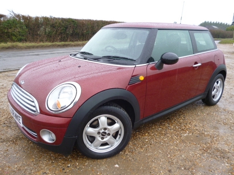 MINI HATCH