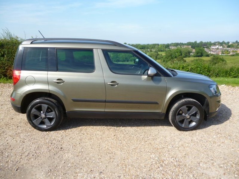 View SKODA YETI OUTDOOR ELEGANCE GREENLINE II 1.6 TDI CR