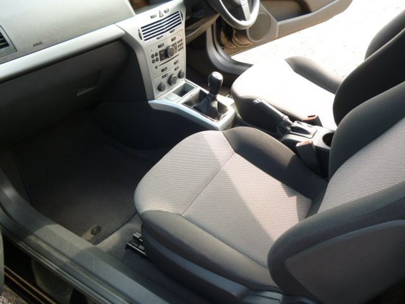VAUXHALL ASTRA