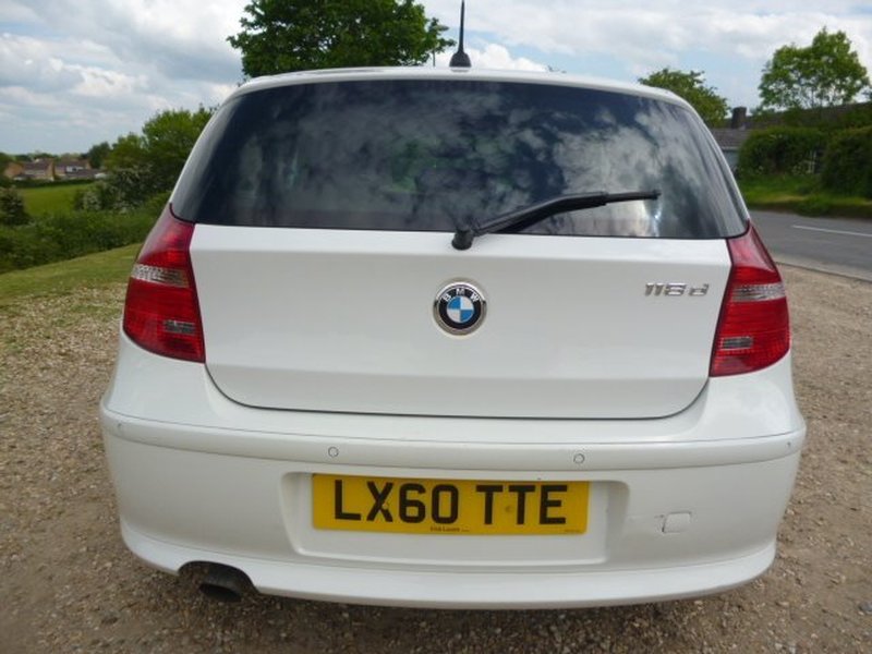 BMW 1 SERIES