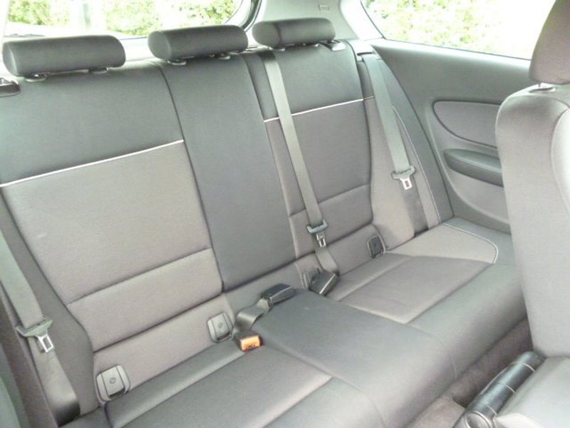BMW 1 SERIES