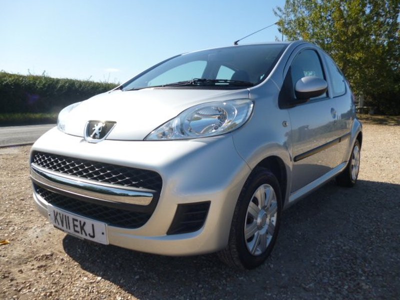 PEUGEOT 107