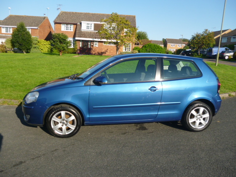 VOLKSWAGEN POLO