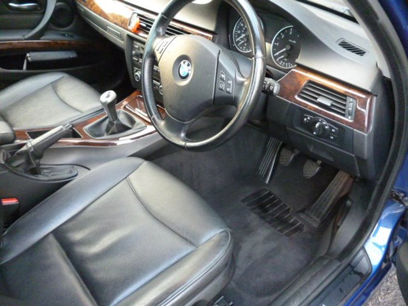 BMW 3 SERIES