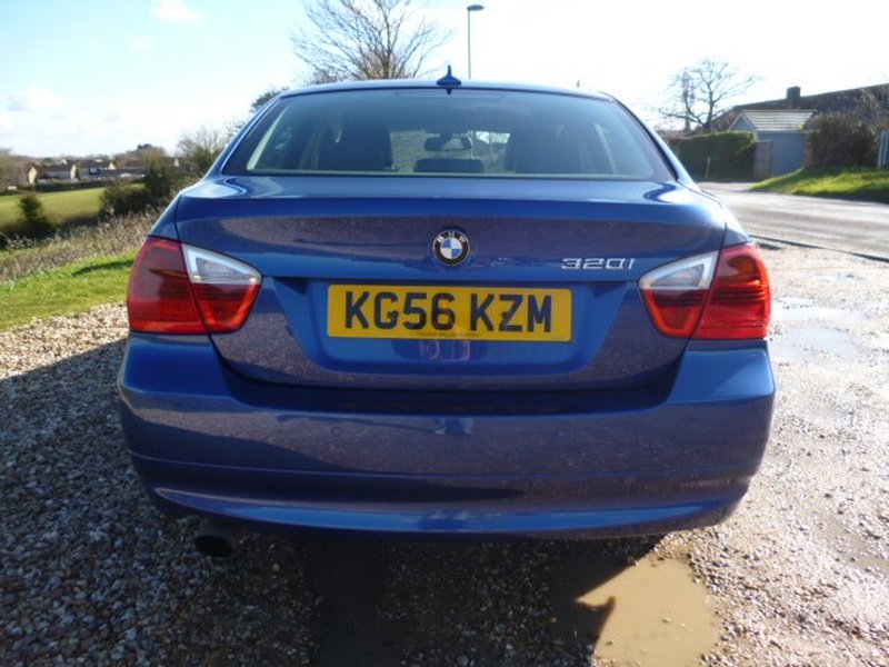 BMW 3 SERIES