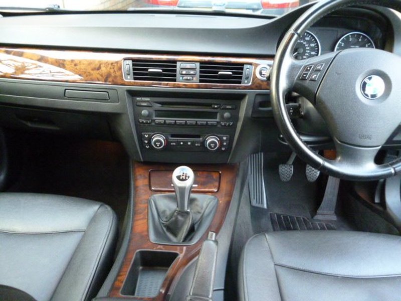 BMW 3 SERIES