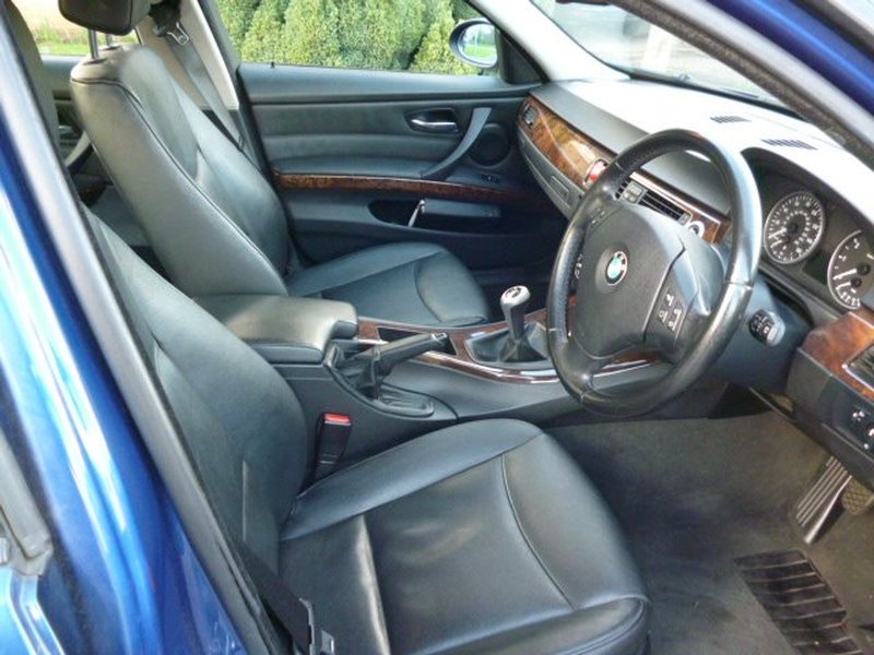BMW 3 SERIES
