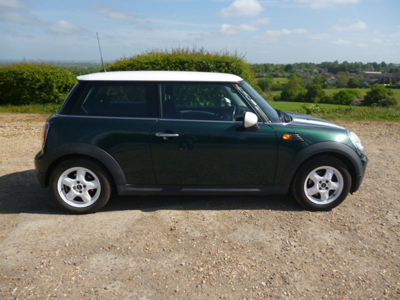 View MINI HATCHBACK 1.6 COOPER LOW MILES FSH PLEASE READ AD