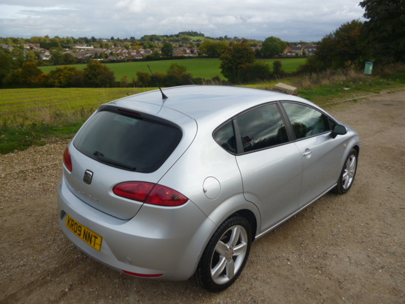 SEAT LEON