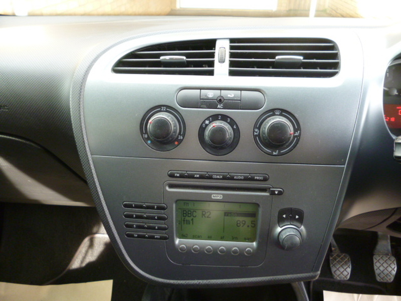 SEAT LEON