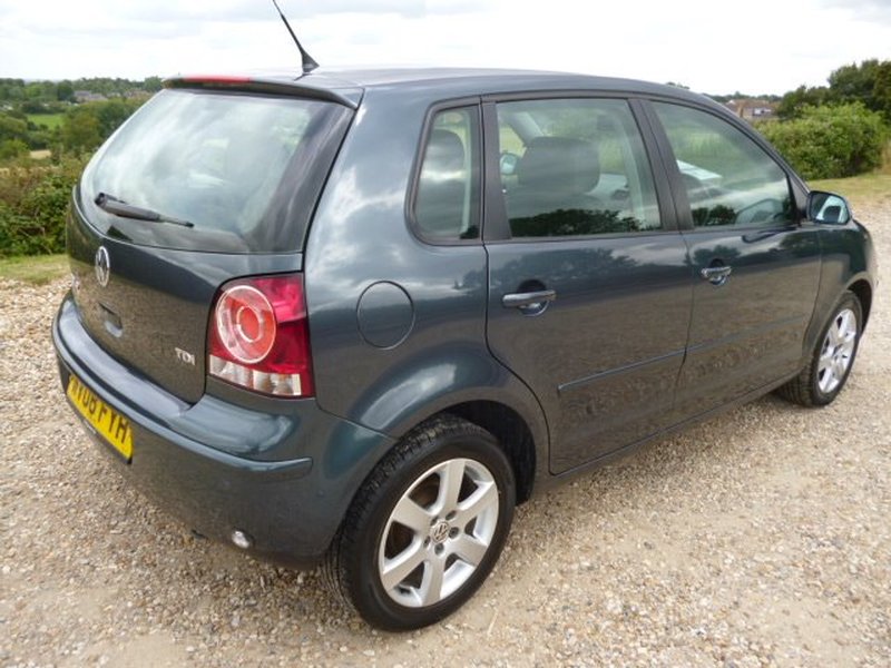 VOLKSWAGEN POLO