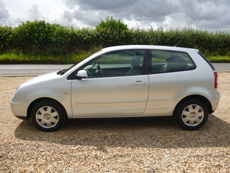 VOLKSWAGEN POLO