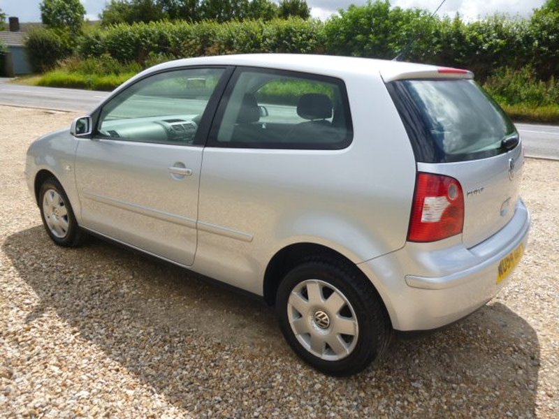 VOLKSWAGEN POLO