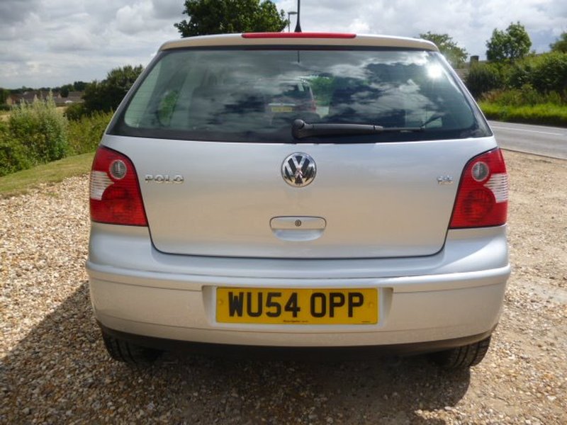VOLKSWAGEN POLO